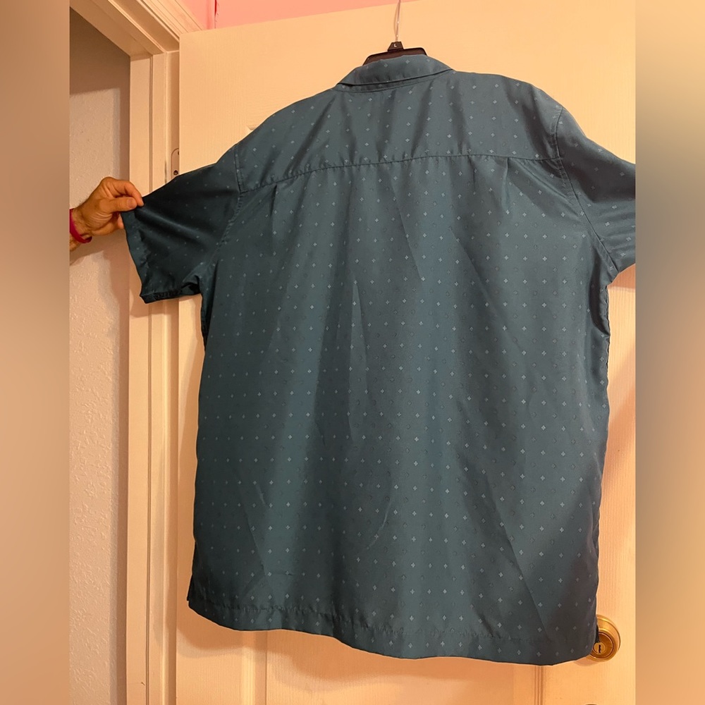 Men’s green button down - Picture 2 of 3